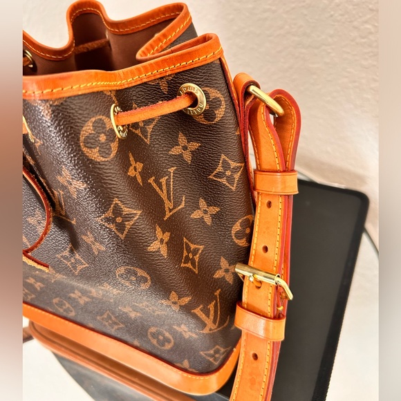 SOLD‼️‼️‼️Oldie but goodie LV - Picture 8 of 8